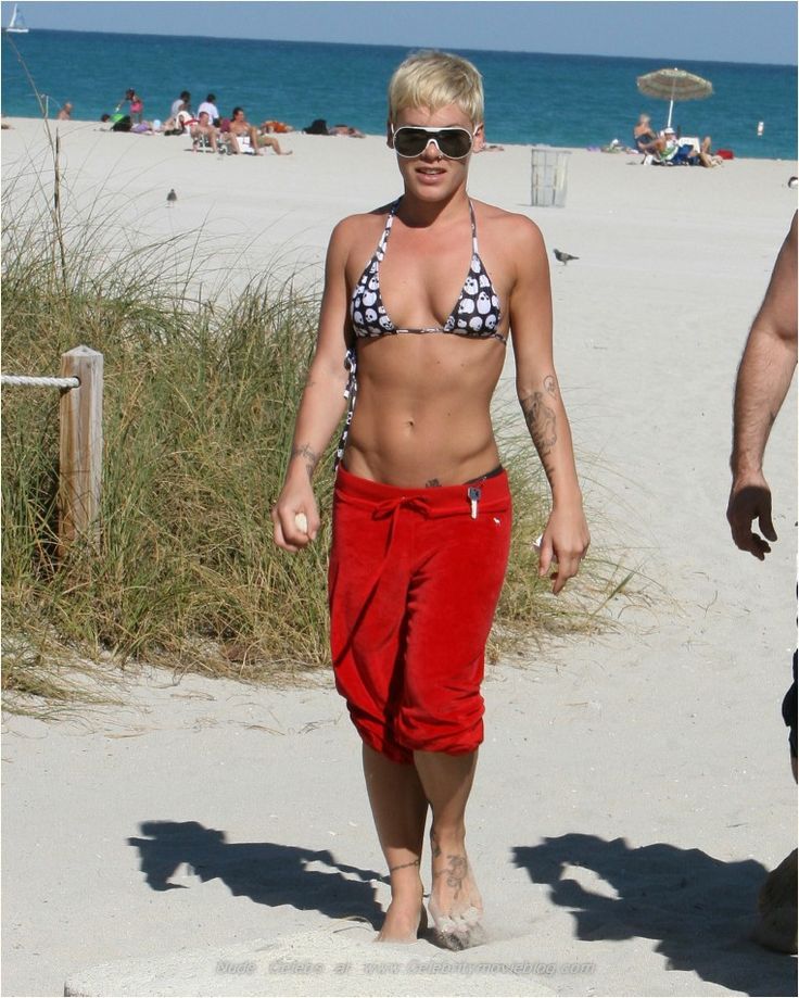 Blitz reccomend Alecia beth moore bikini